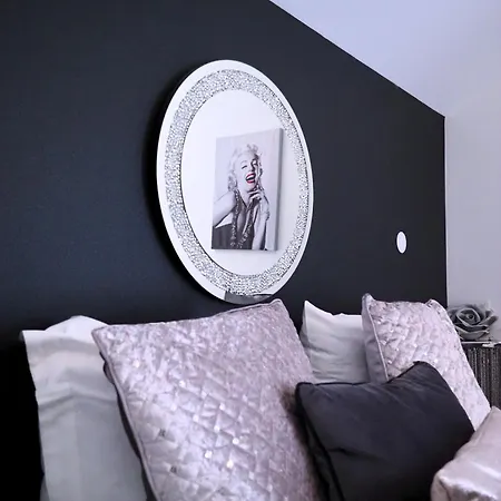 La Marilyn By Leslodgespa - Confort De Gamme, Salle De Bain Privee, Jardin Et Cuisine Commune, A 5 Minutes De L'aeroport * Blotzheim