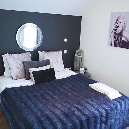 La Marilyn By Leslodgespa - Confort De Gamme, Salle De Bain Privee, Jardin Et Cuisine Commune, A 5 Minutes De L'aeroport Apartamento