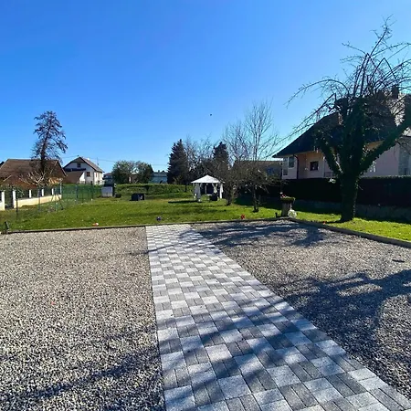 La Marilyn By Leslodgespa - Confort De Gamme, Salle De Bain Privee, Jardin Et Cuisine Commune, A 5 Minutes De L'aeroport *