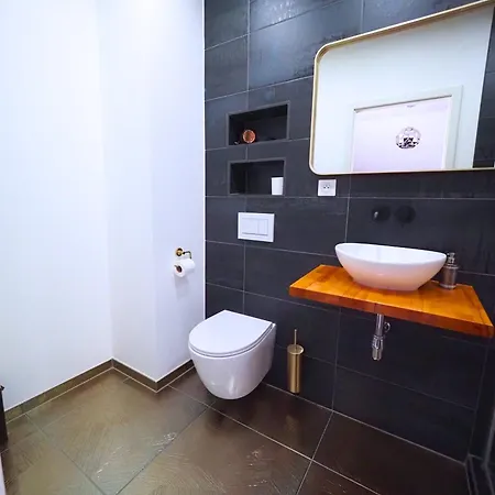Apartamento La Marilyn By Leslodgespa - Confort De Gamme, Salle De Bain Privee, Jardin Et Cuisine Commune, A 5 Minutes De L'aeroport Blotzheim