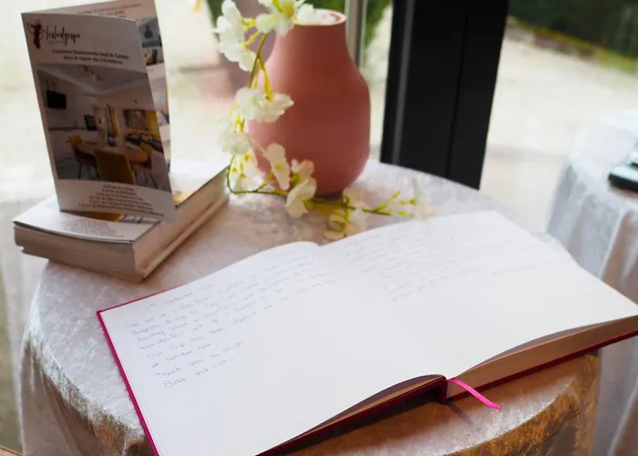 Apartment La Marilyn By Leslodgespa - Confort De Gamme, Salle De Bain Privee, Jardin Et Cuisine Commune, A 5 Minutes De L'aeroport *